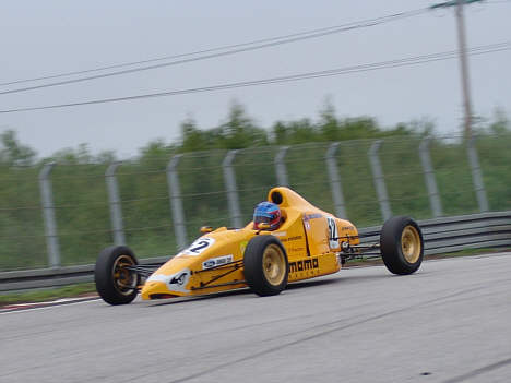 F1800 - Christian Markussen
Kører jeg hurtigere, så letter den med baghjulene!
(Foto: Motorsporten.dk)